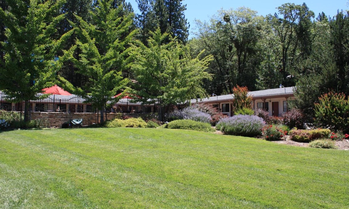 Apple Hill Hotel | Mother Lode Motel