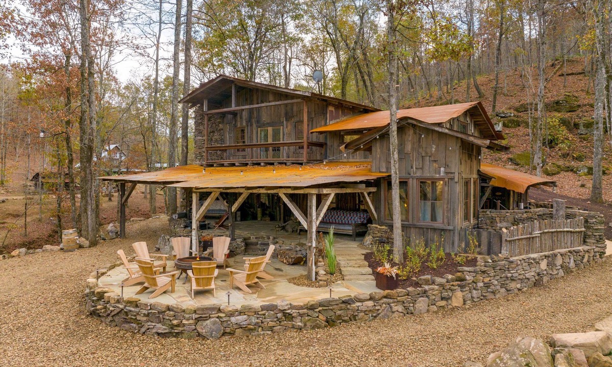 Jasper Cabin | Mother of Pearl Cabin Perfect for large groups includes - 2 Hot Tubs - 2 UTV's