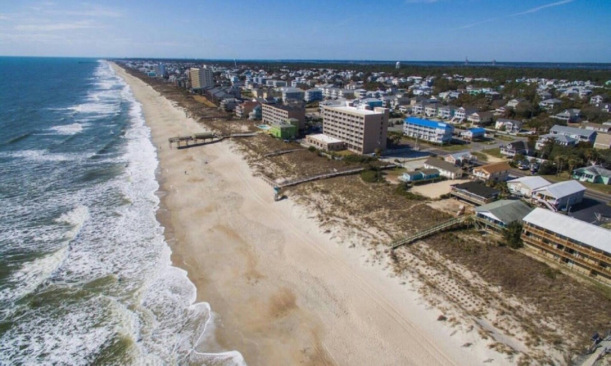 Wilmington Beach Condo | Mother's Day AVAIL ~ SeaMist Seas ~ Duplex - Pool, Steps to Oceanfront Tiki Bar