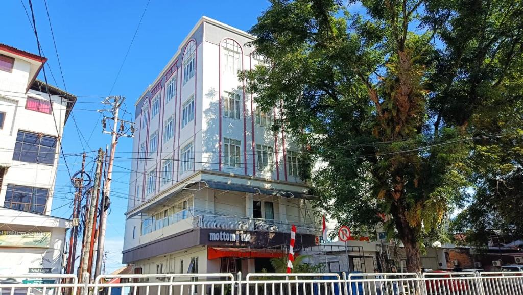 Manado City Centre Hotel | Mottomo Inn Manado