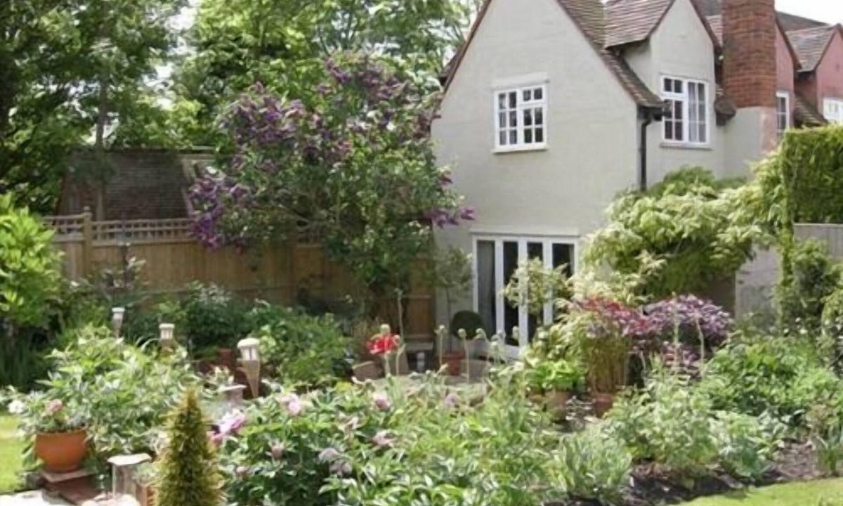 Stebbing Bed & Breakfast | Motts Cottage