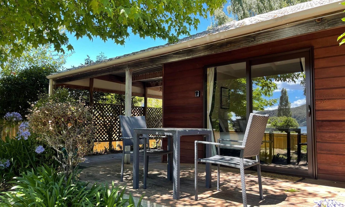 Motuoapa Cottage | Motuoapa Bay Chalets