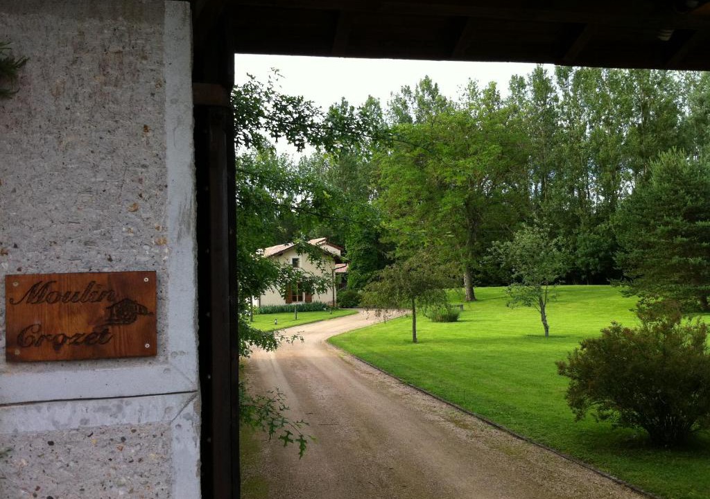 Montceaux Bed & Breakfast | MOULIN CROZET