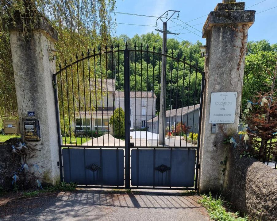 Saint-Martial-de-Valette Bed & Breakfast | moulin de rouchillou