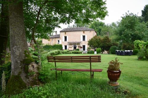 Monflanquin Bed & Breakfast | Moulin De Ladausse