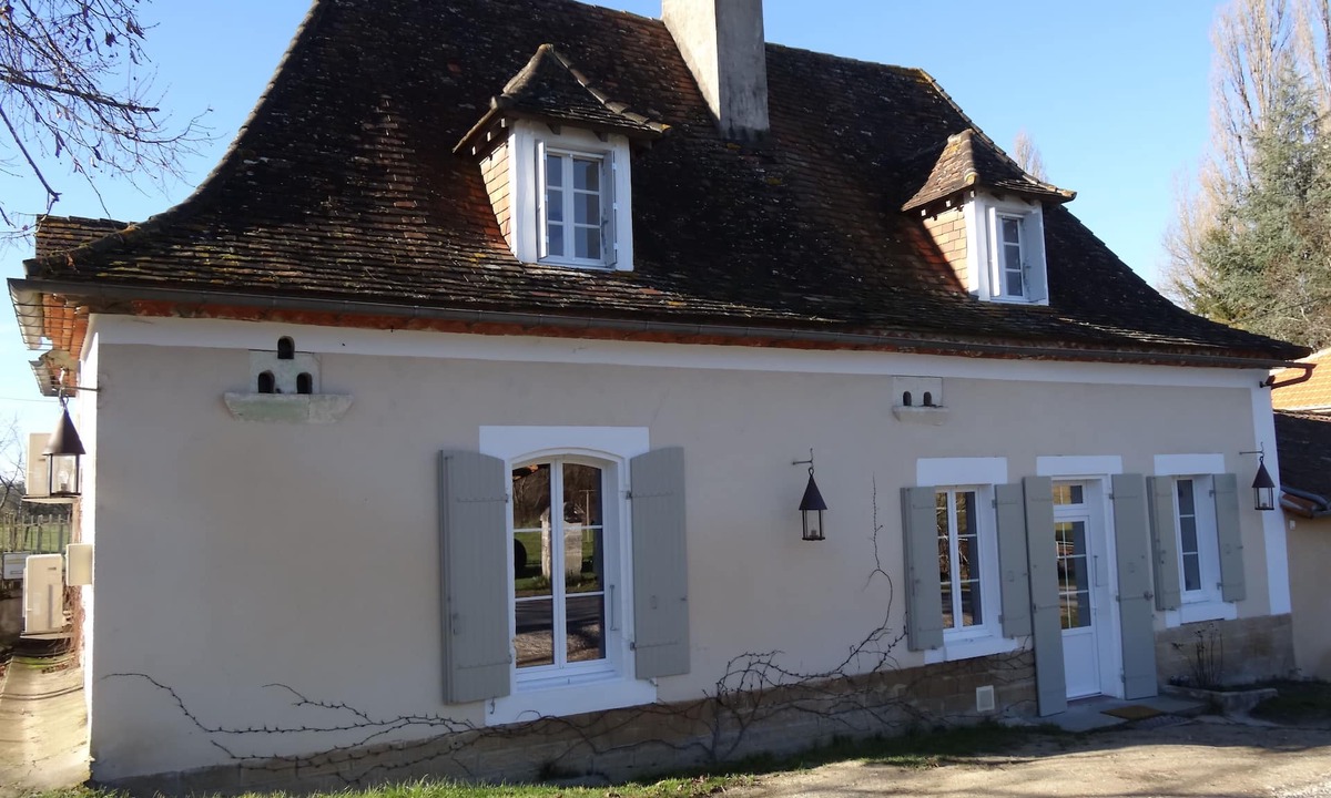 Neuvic House | Moulin de Villeverneix and its tower, Neuvic on the banks of the Vern for 6, 8 people