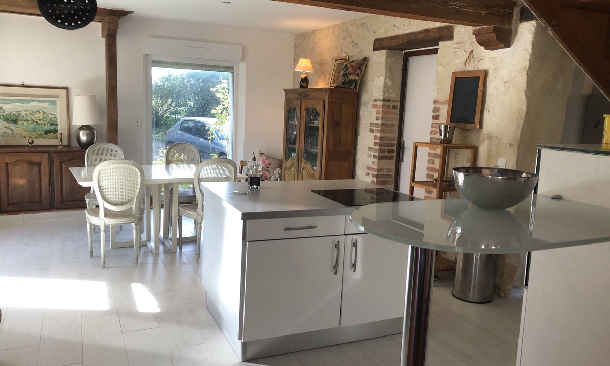 Chevillon-sur-Huillard House | Moulin en Bord de Rivière, Logement Complet