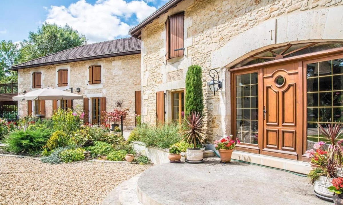 Chasseneuil-sur-Bonnieure House | Moulin du Fontcourt