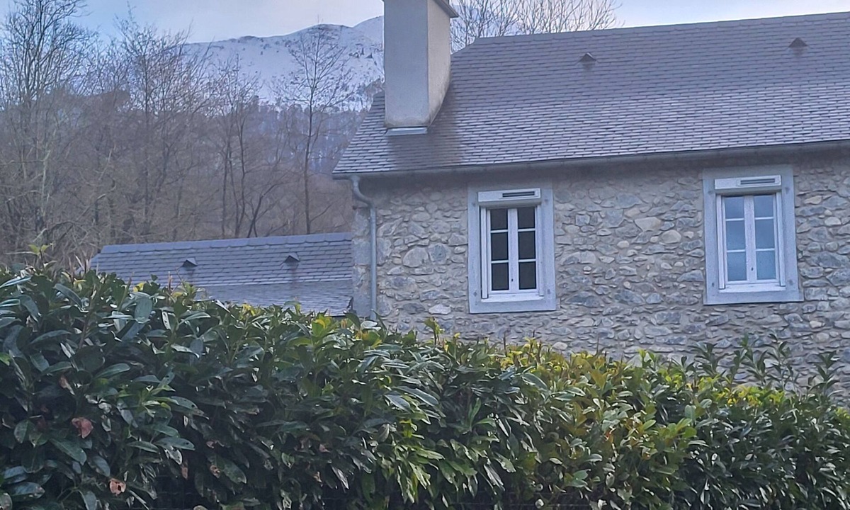 Louvie Juzon House | Moulin "lou Mouli Dous Amisc"