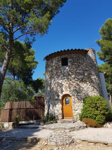 Bouc-Bel-Air Bed & Breakfast | Moulin Rouge Provençal Suite Premium avec jacuzzi extérieur Aix Marseille