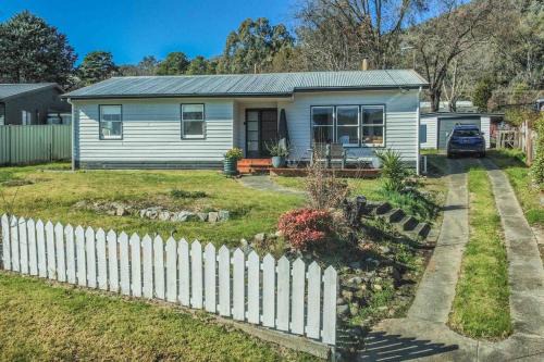 Mount Beauty House | Mount Beauty 3BR Home