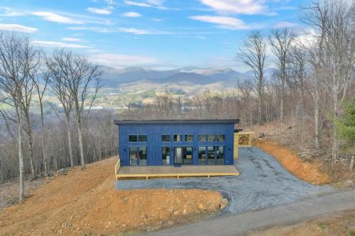West Jefferson House | Mount Jefferson Base Camp