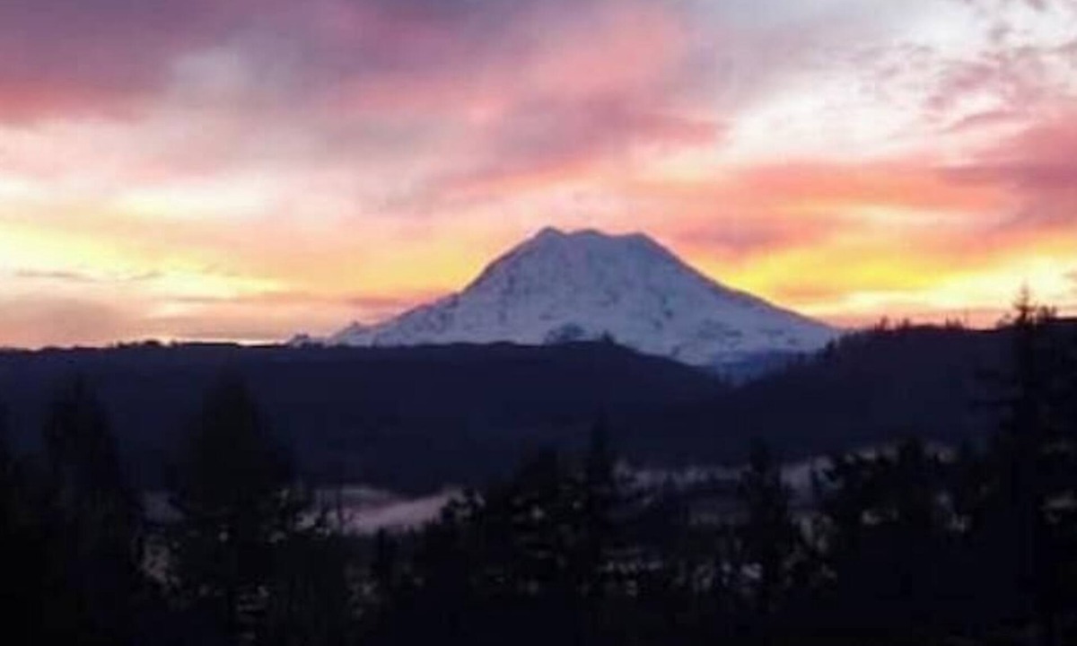 Fort Lewis House | Mount rainier wonderful views