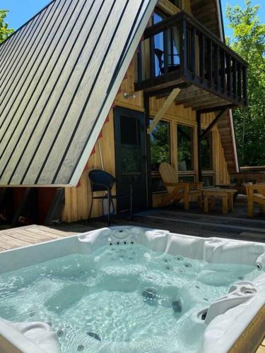 West Dover Ski Chalet | Mount Snow A Frame with Jacuzzi