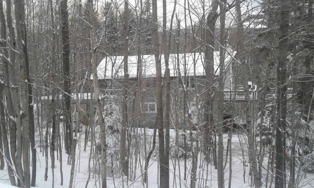 West Dover House | Mount Snow Rental Beautiful 5BR+ Home with Hot Tub, Sauna, Pool Table and more!