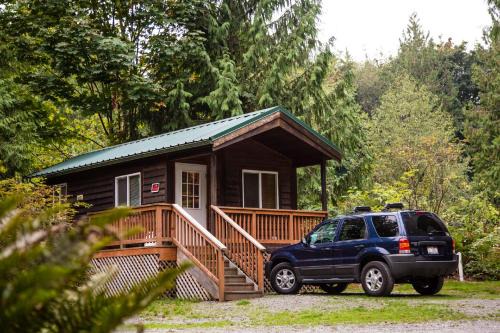 Bow Resort | Mount Vernon Camping Resort Studio Cabin 4