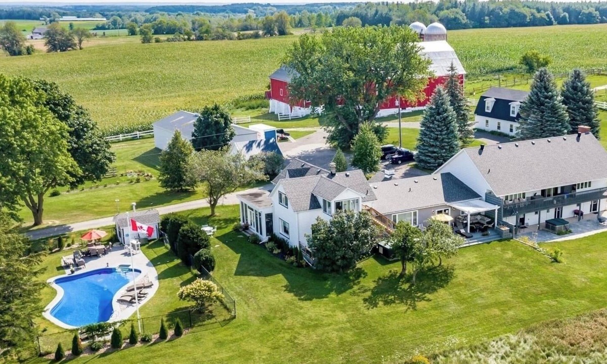 Creemore House | Mountain Ash Farm Country Manor