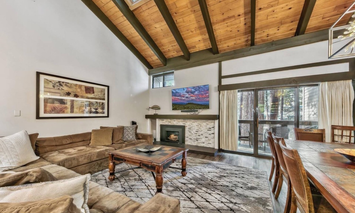 South Lake Tahoe House | Mountain Basecamp LLV#412 Hot Tub, Fireplace, Ski, Lake, Hike, Gym