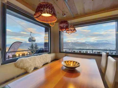 Monteiller Apartment | Mountain Bliss, view and Sauna - Swiss Alps