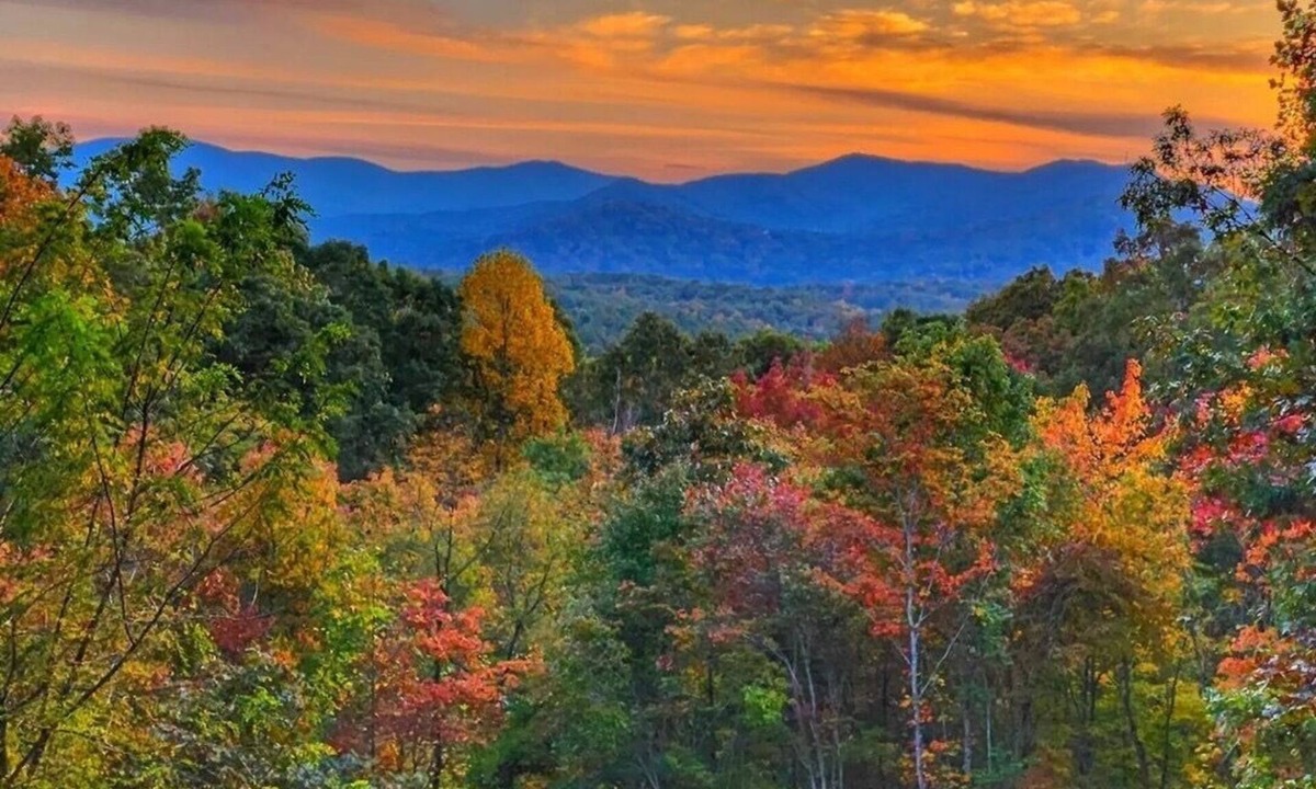 Morganton Cabin | Mountain Cabin with Hot Tub, Views and Firepit, Near Blue Ridge