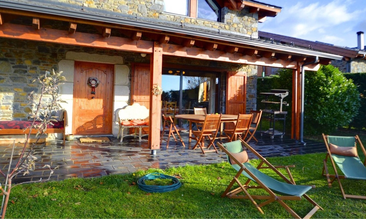 Palau-de-Cerdagne Ski Chalet | Mountain chalet with wonderful views by Hello Homes Cerdanya