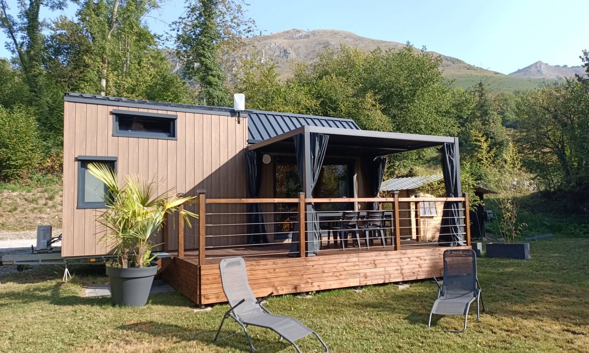 Arcizans-Dessus Ski Chalet | Mountain Chalet Tiny House