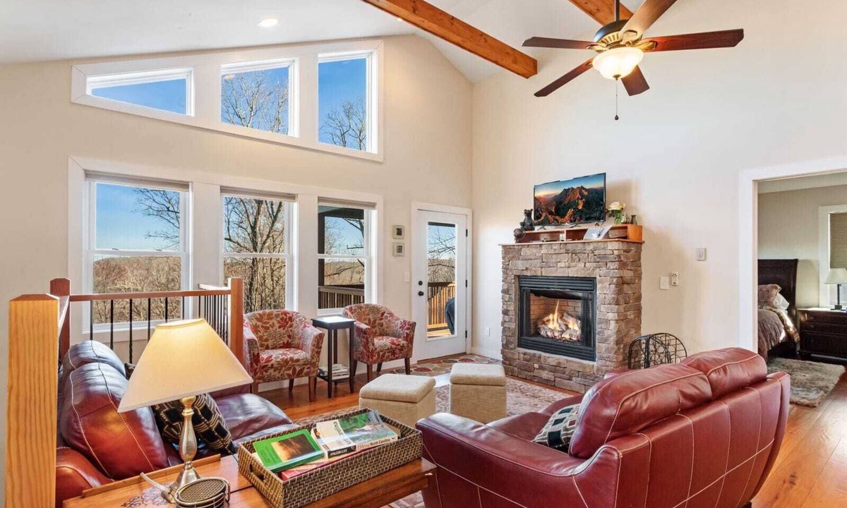 Blowing Rock Cottage | Mountain Chalet Next to Slopes