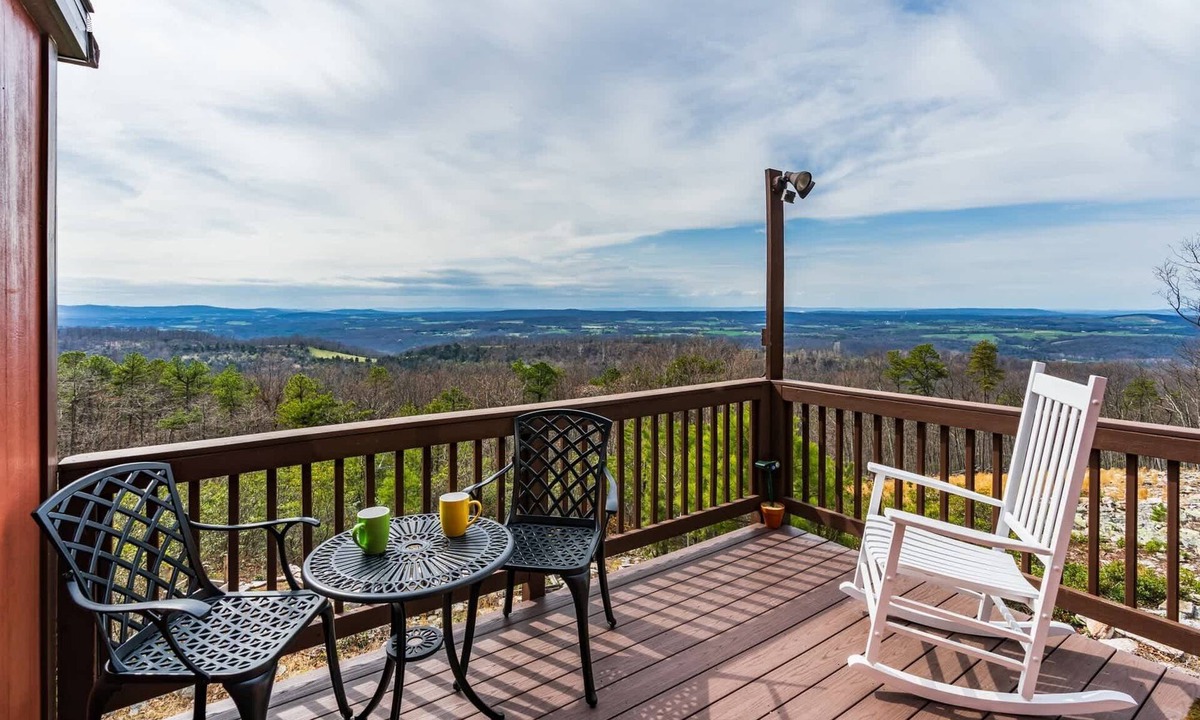 Capon Bridge Ski Chalet | Mountain chalet w/hot tub & fire pit