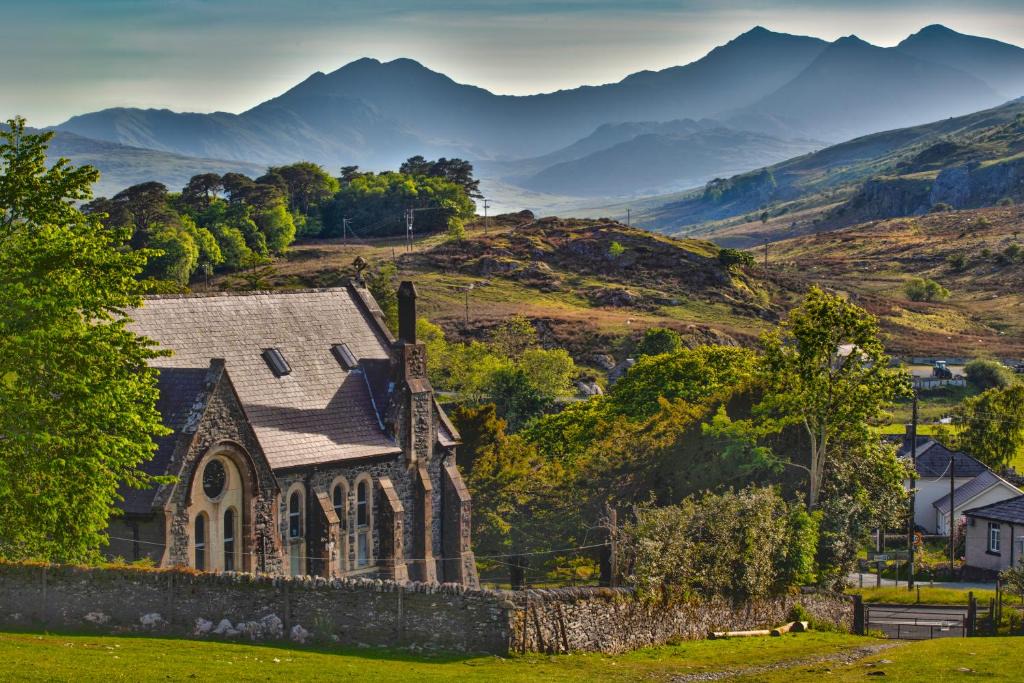 Capel-Curig Villa | Mountain Church
