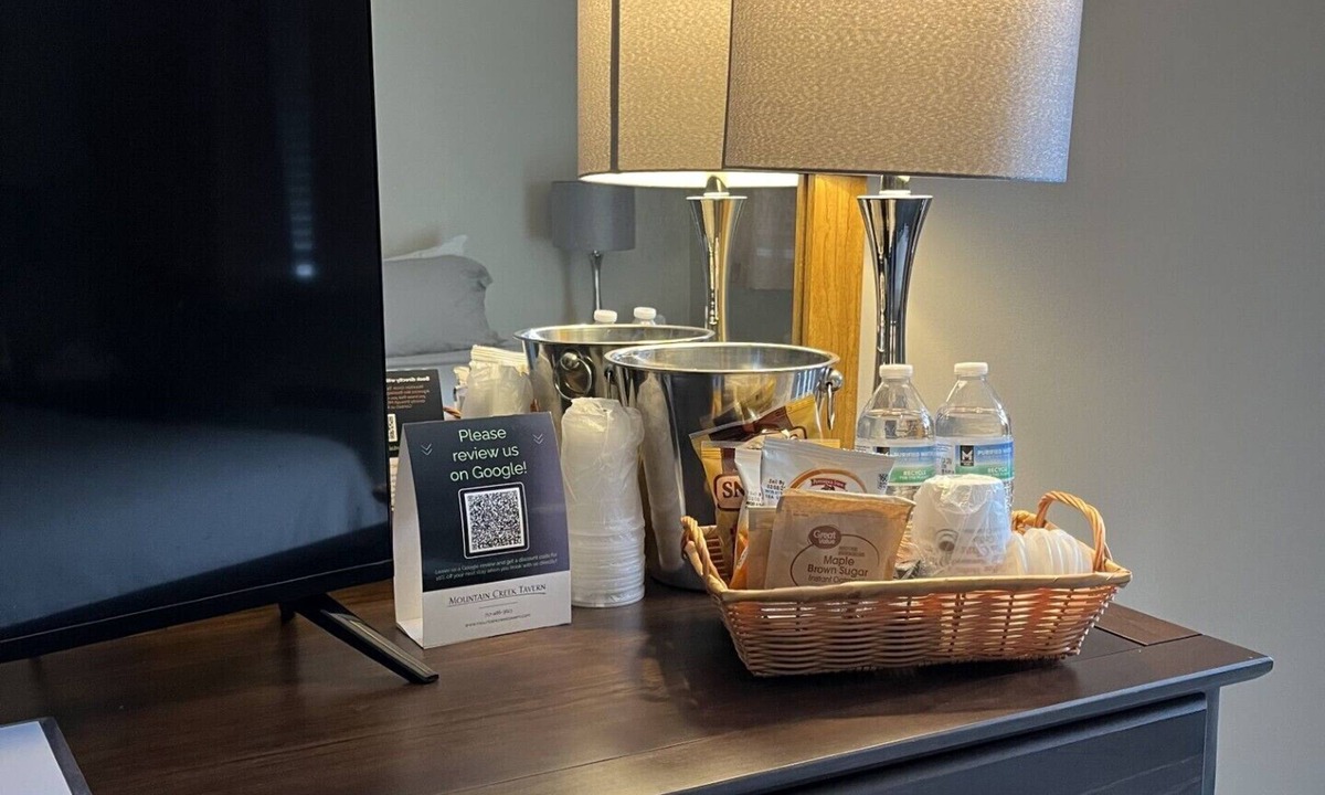 Mount Holly Springs Hotel | Mountain Creek Tavern