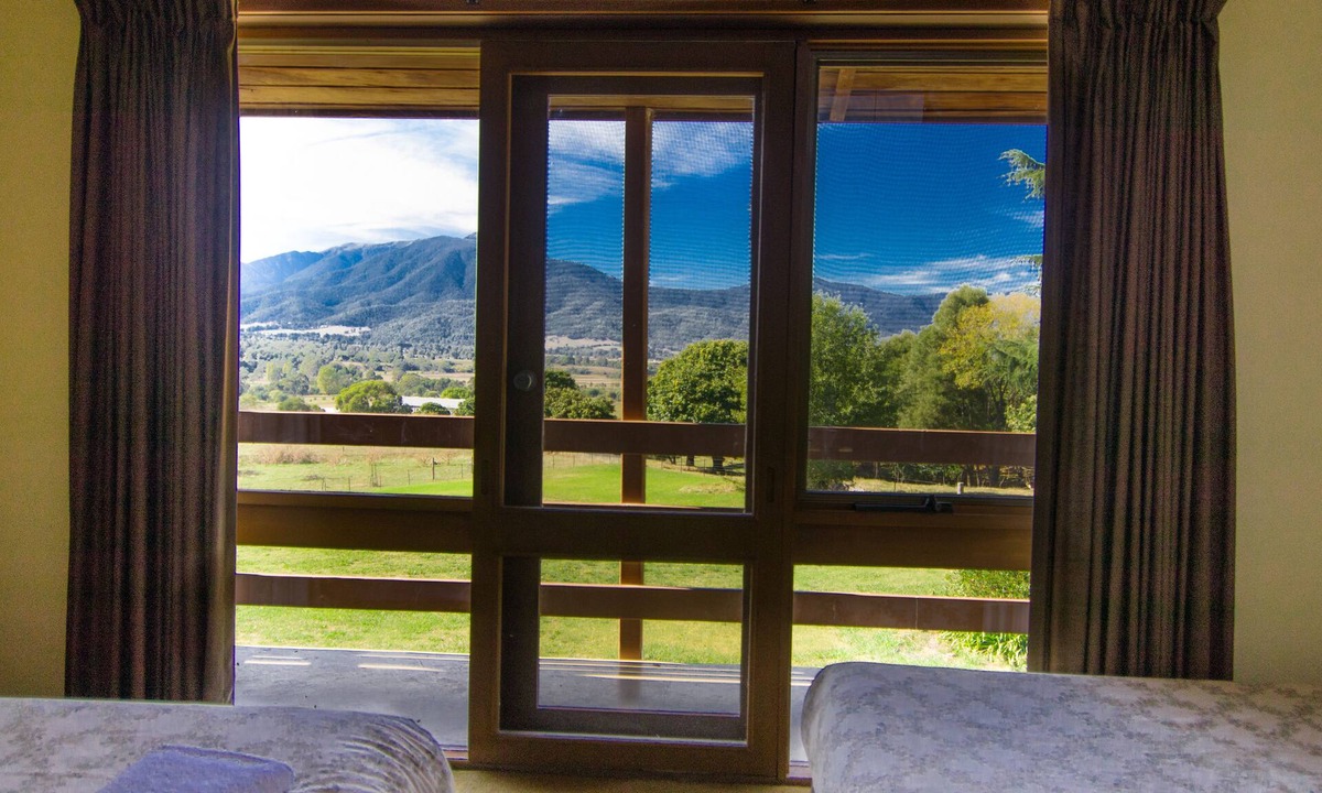 Tawonga Hotel | Mountain Creek Motel