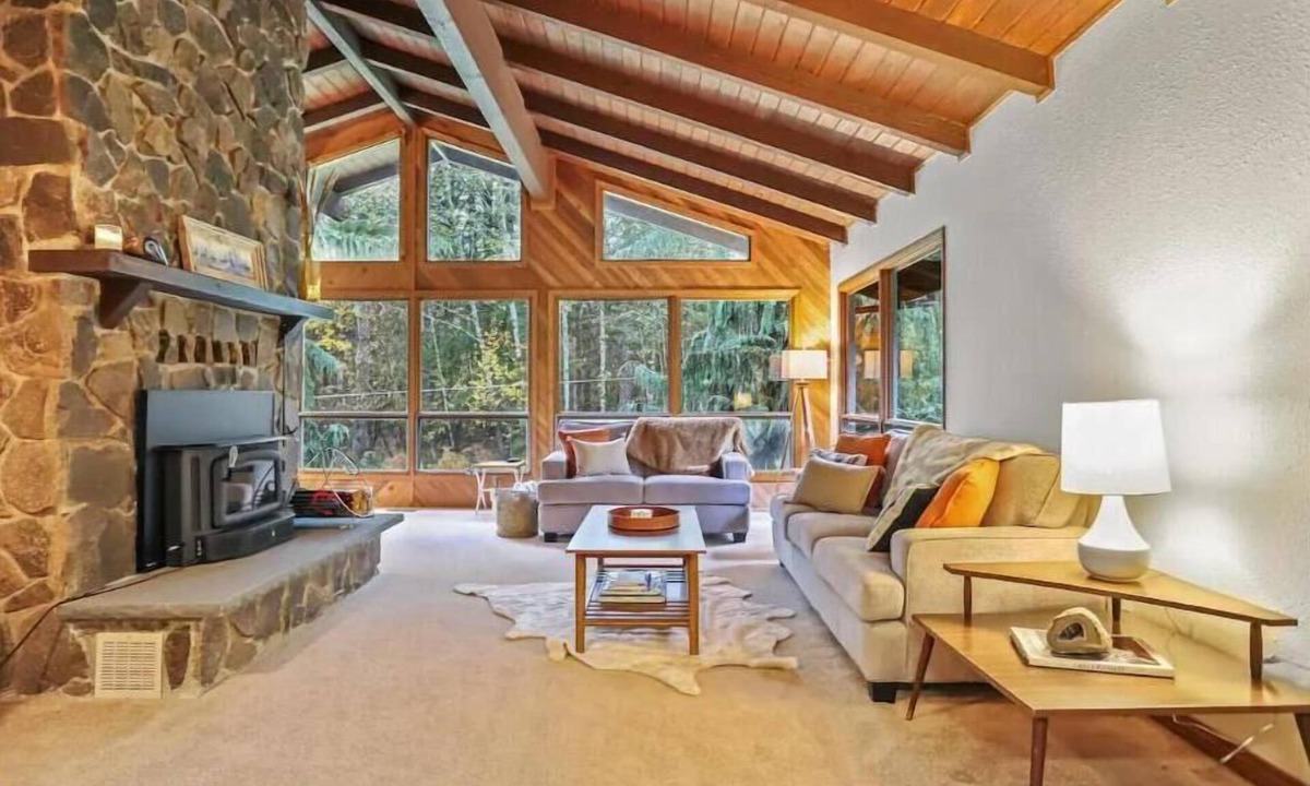 Sandy Cabin | Mountain Escape, Game Room, BBQ, Fireplace, Sleeps 8