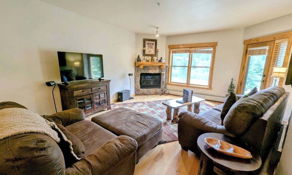 Mountain House Condo | Mountain Escape | Hot Tubs, Deck & Views