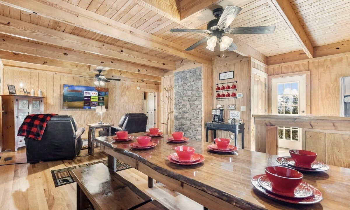 Cleveland Cabin | Mountain escape with hot tub