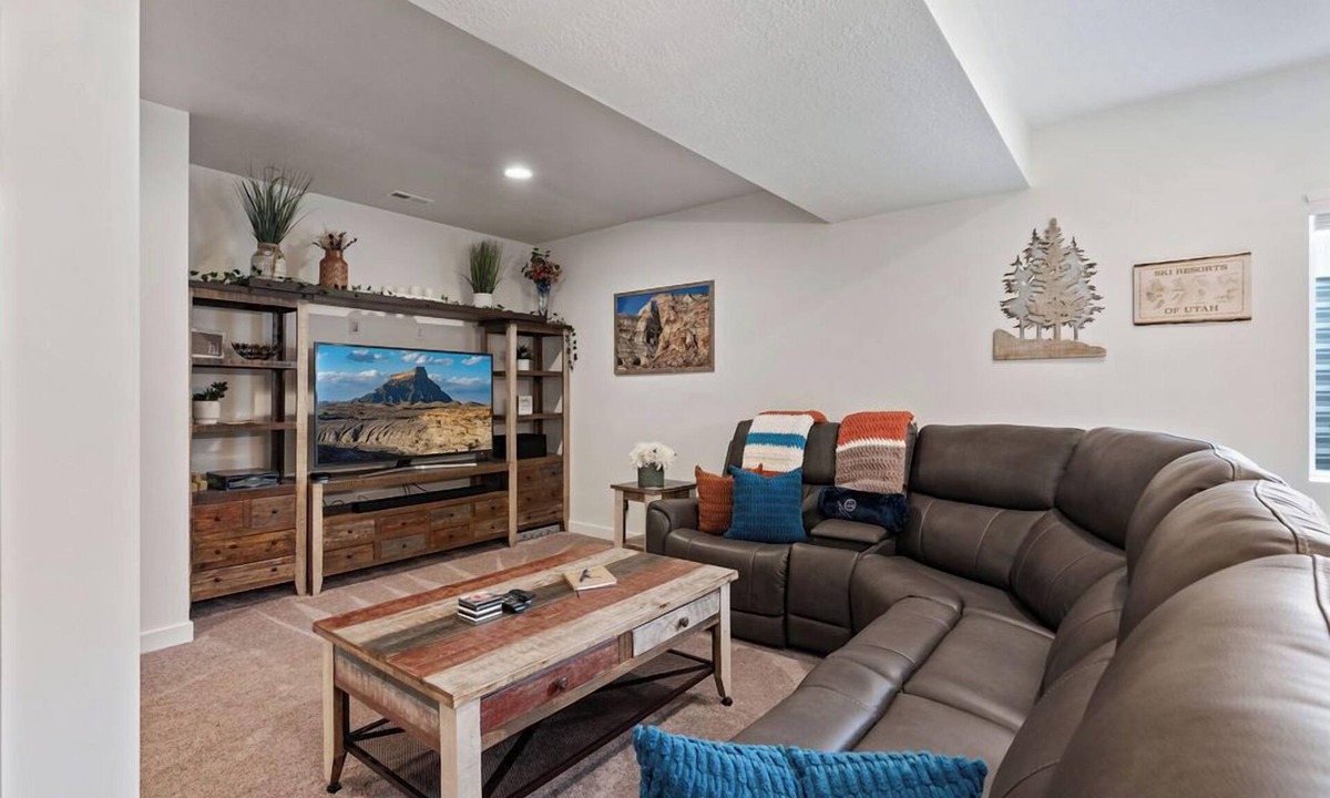 Mountain Green Apartment | Mountain Green Retreat R5B |By Snowbasin |Hot Tub
