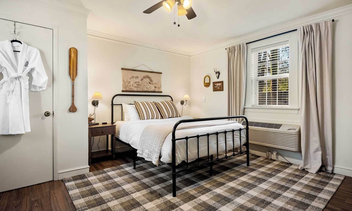Lookout Mountain Bed & Breakfast | Mountain Hideaway Suite Near Rock City Lights