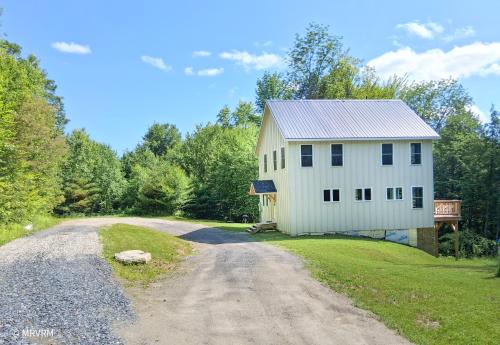 Moretown House | Mountain Home Between Stowe & Sugarbush W Hot Tub