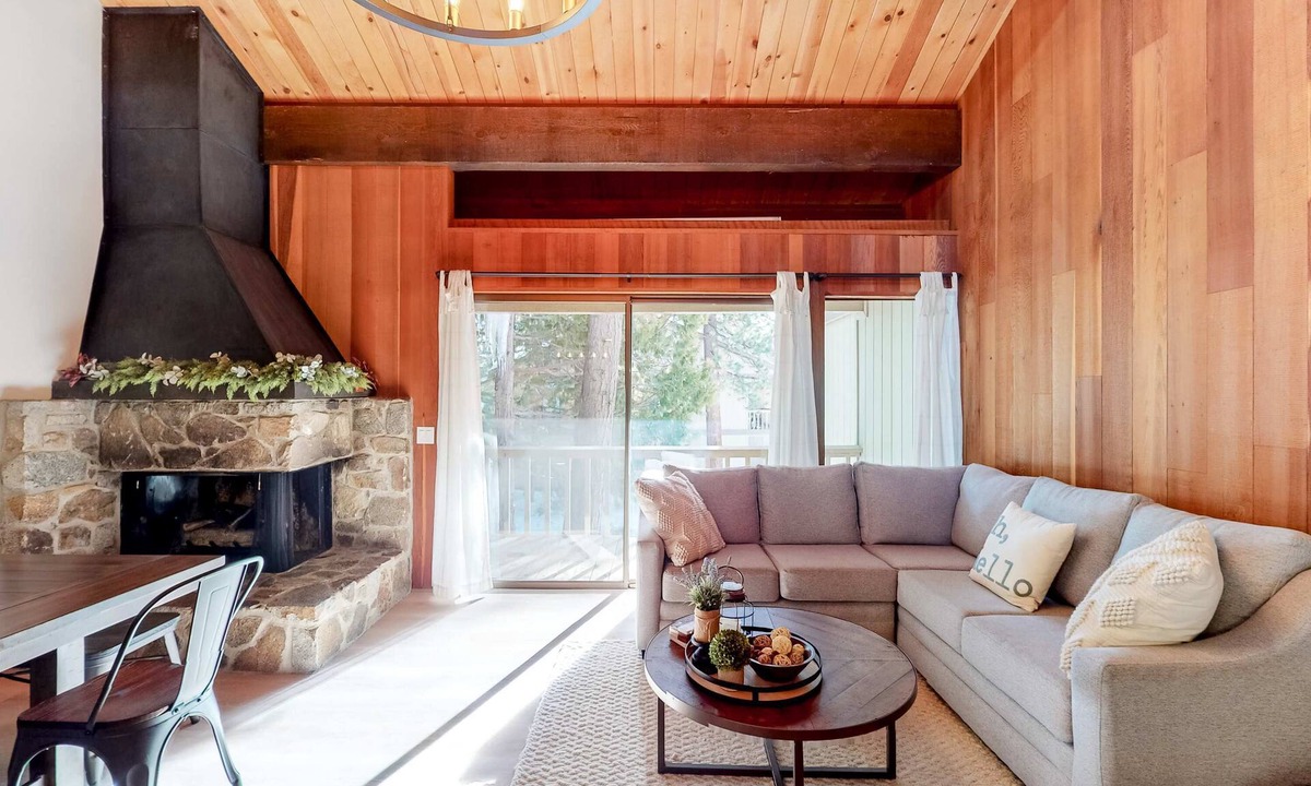 Kings Beach Condo | Mountain Home with Gas Fireplace, Fast WiFi, Balcony, Shared Pool, Tennis