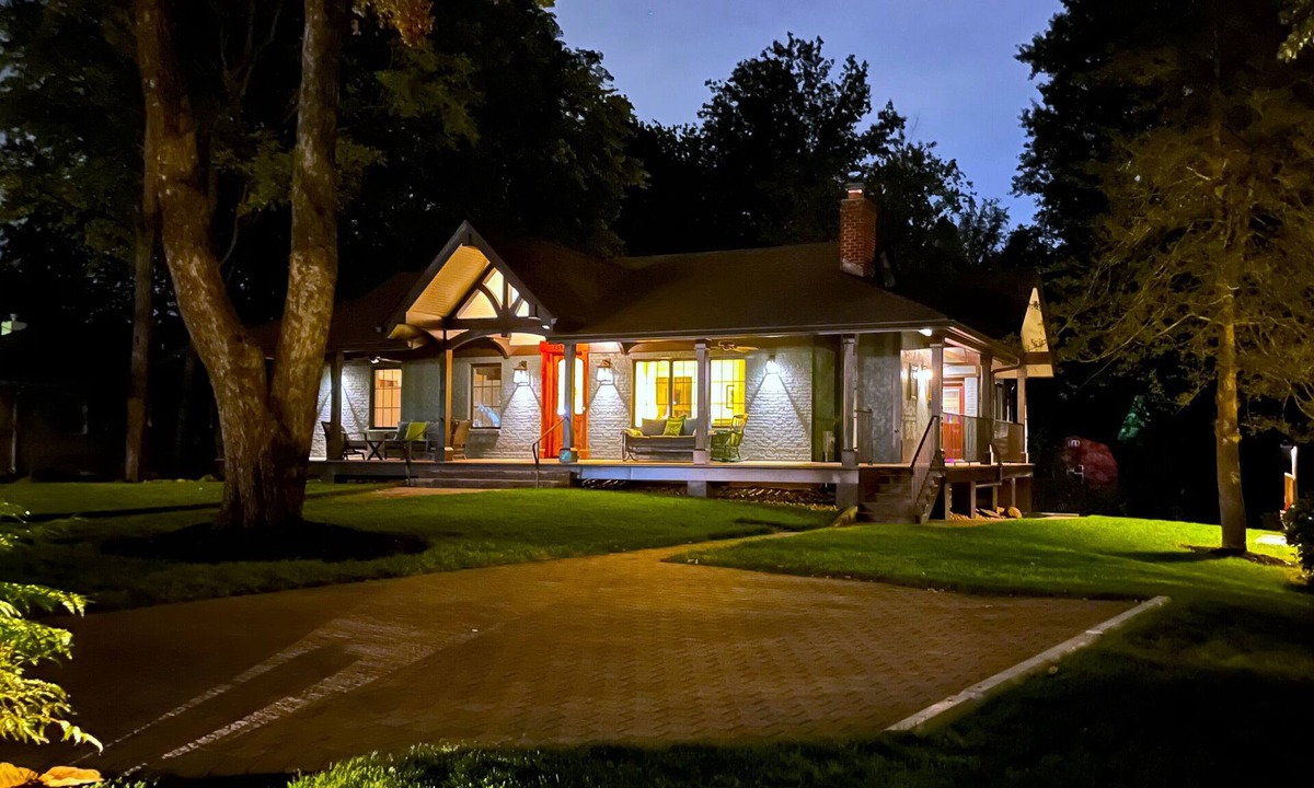 Falls Church House | Mountain House in Town