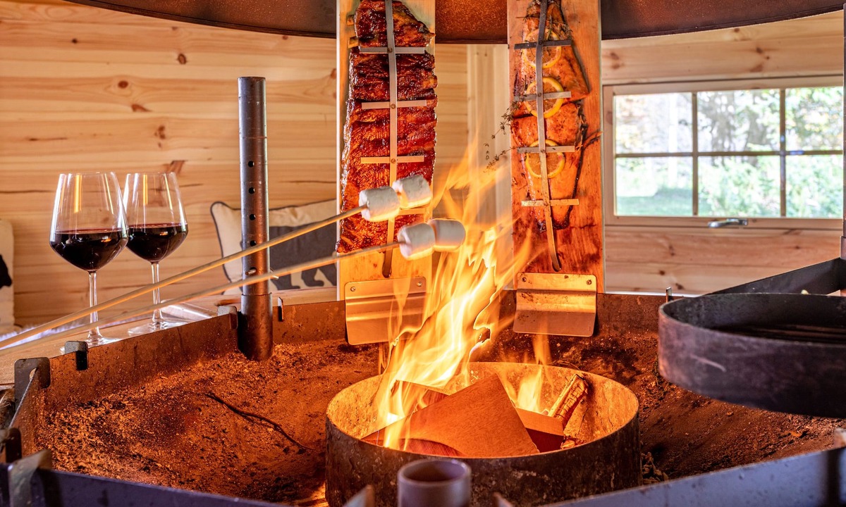 Jewett House | Mountain house with Scandinavian BBQ hut and Hot tub