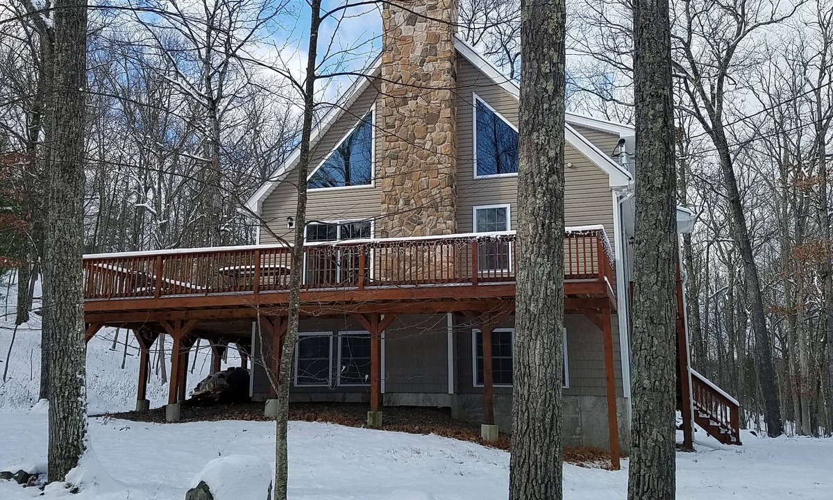 Lackawaxen House | Mountain/lake community in Poconos,PA