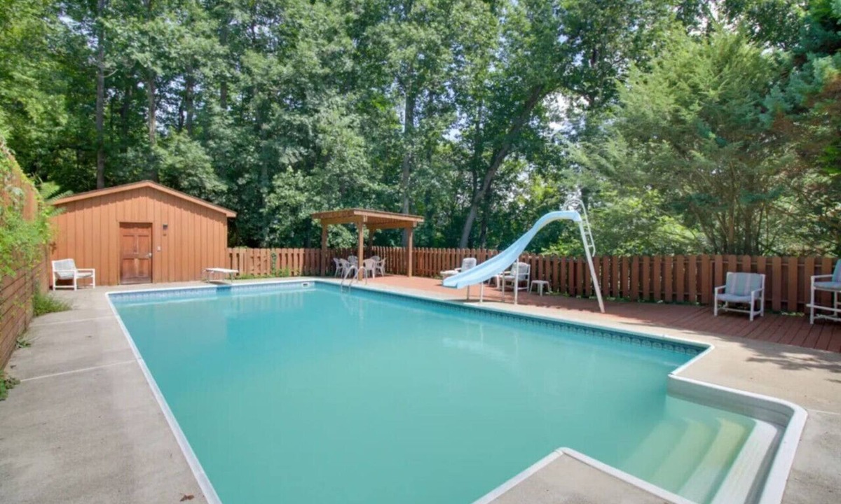 Natural Bridge House | Mountain Lodge: Heated Pool 83°