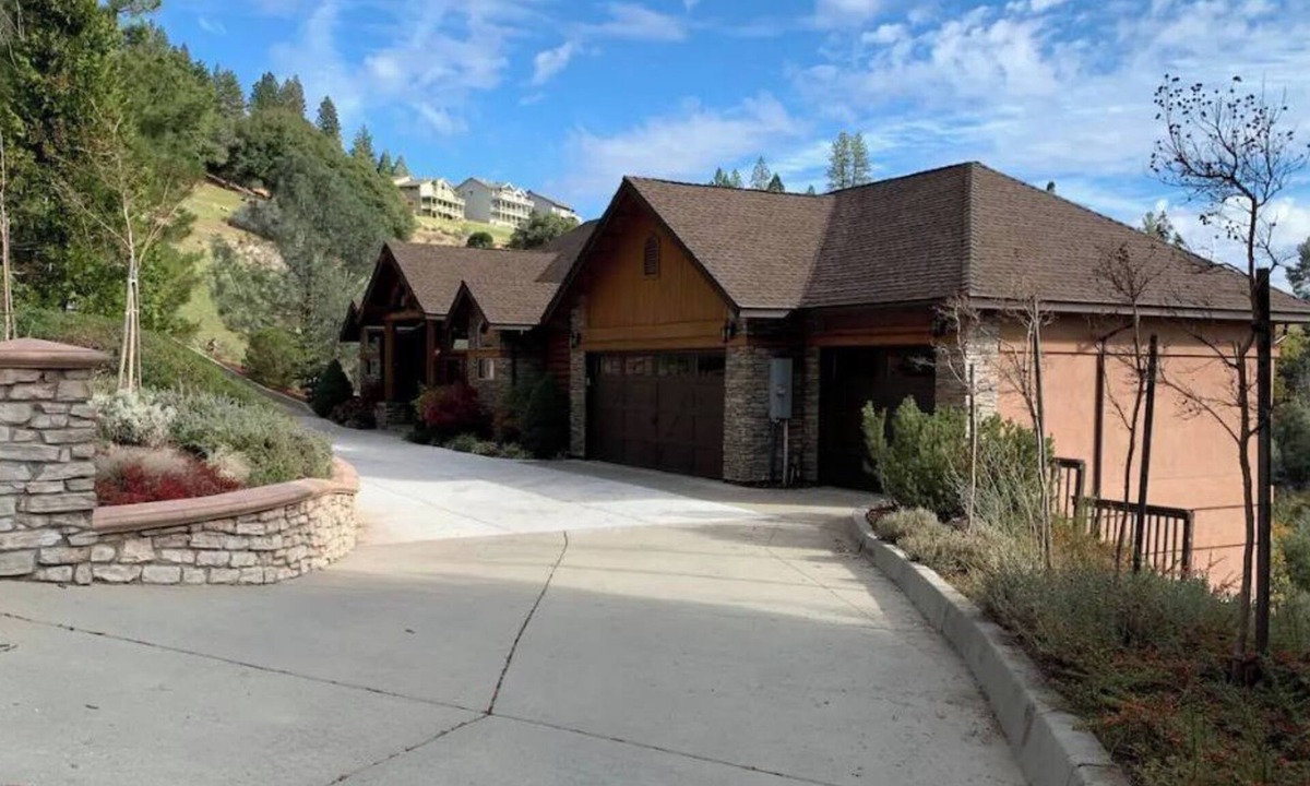 Forest Meadows House | Mountain Lodge with Panoramic Views