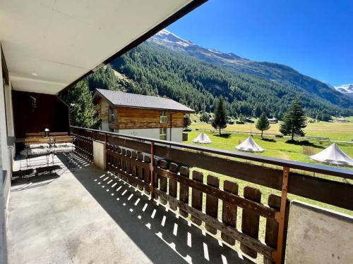 Taesch Apartment | Mountain magic apartment for 6 Near Zermatt with parking!