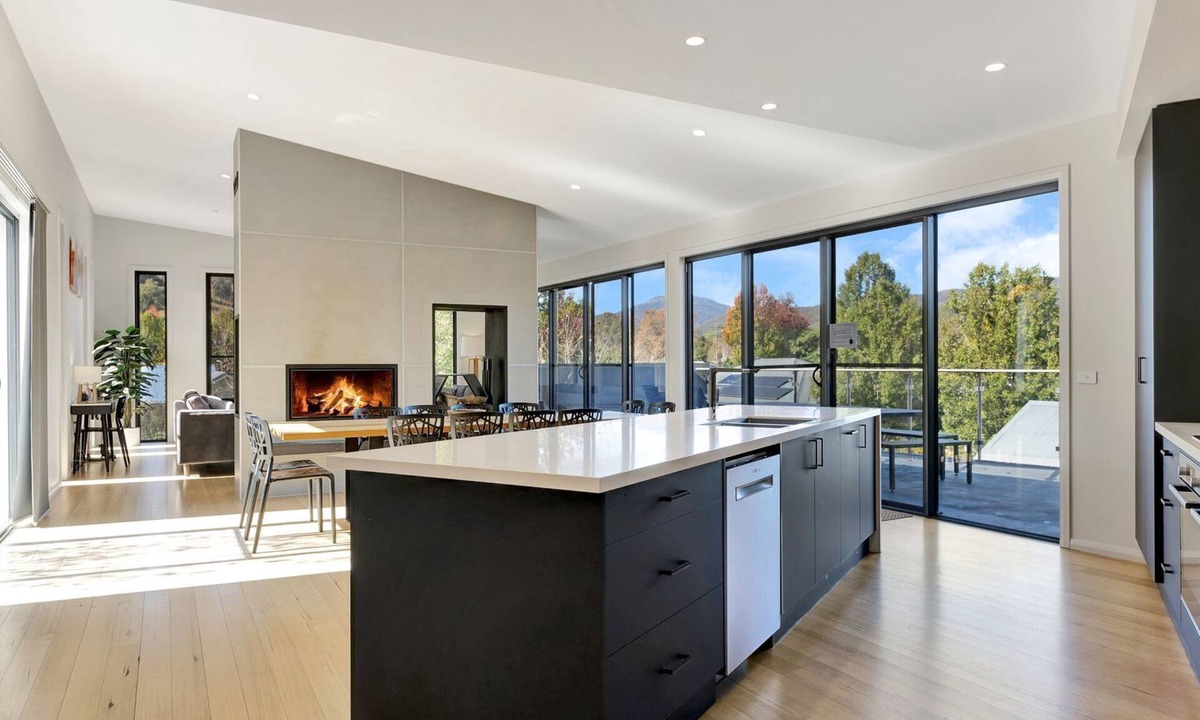 Bright House | Mountain Mist Retreat - 5 Bedrooms