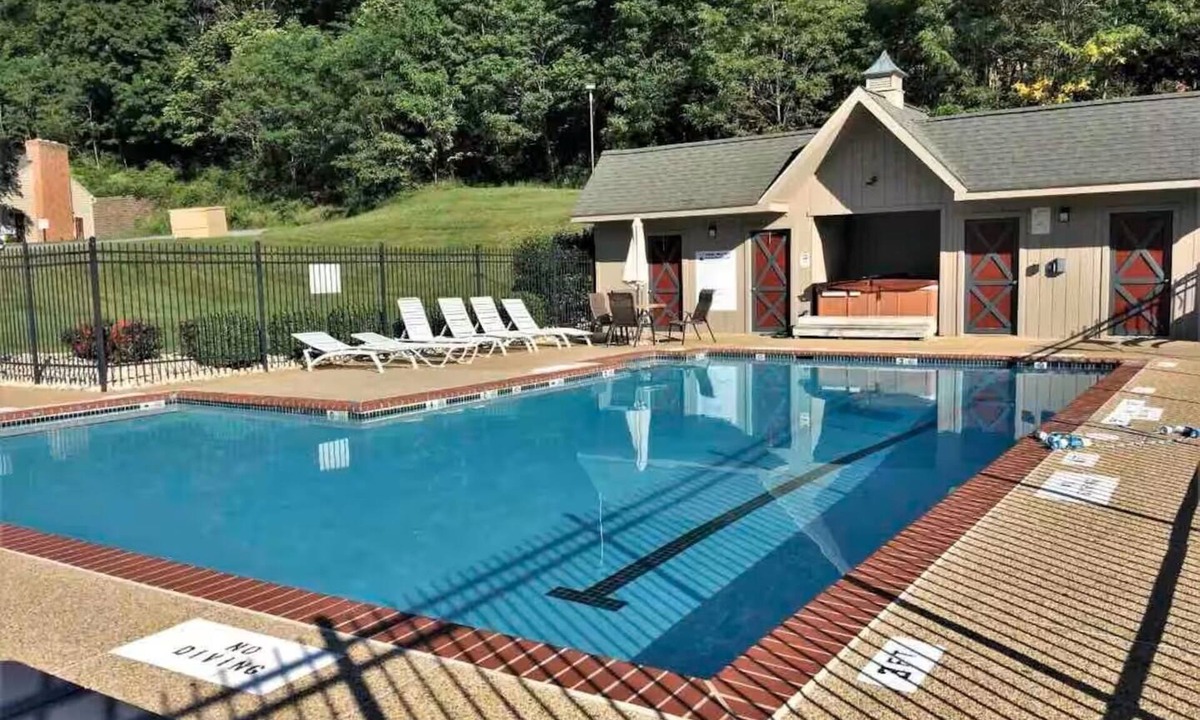 Mercersburg House | Mountain Retreat Tub Trails Golf Arcade Firepit