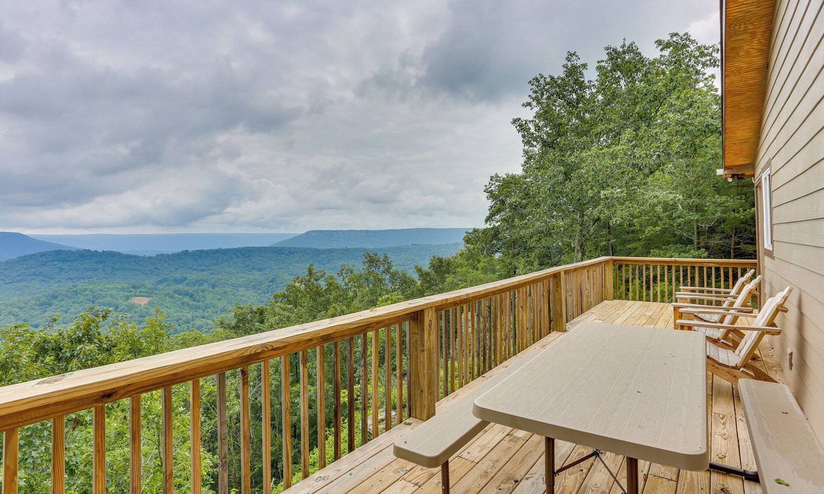 Flat Rock Apartment | Mountain Retreat w/Fire Pit in Flat Rock!