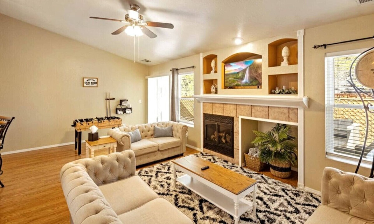Ponderosa Trails House | Mountain Retreat w/Foosball/Game Table! Fireplace~Large Deck~Near Park~Dogs OK!