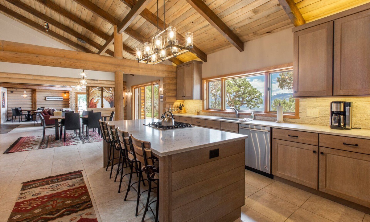 Loghill Village House | Mountain Retreat with Spectacular Views | Trails Access | A/C | STR2025-060
