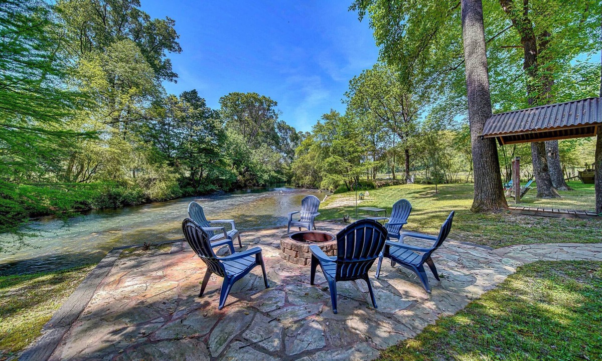 Ellijay Ski Chalet | Mountain River Retreat Star5Vacations